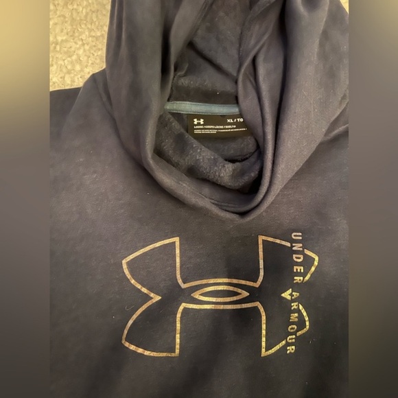 Under Armor sweatshirt - Picture 2 of 3